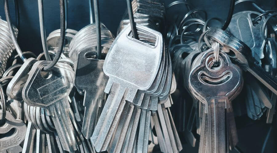 Professional gutter cleaning in Seaside, OR